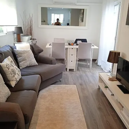 Lovely 4-bed In Chapas Holiday home *