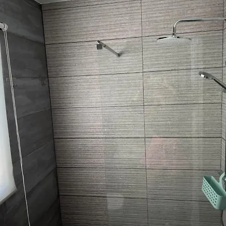 Lovely 4-bed In Chapas *