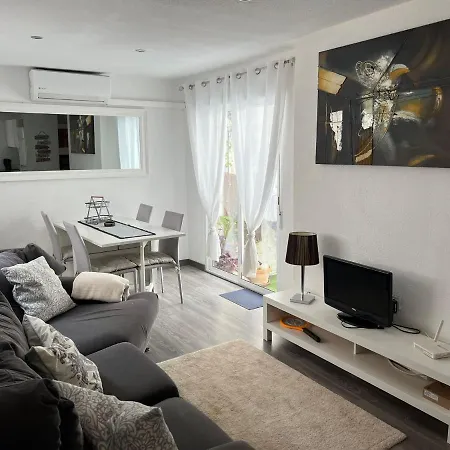 Lovely 4-bed In Chapas Holiday home *