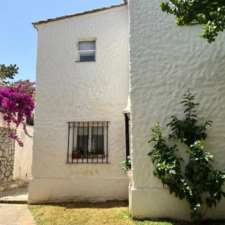 Holiday home Lovely 4-bed In Chapas